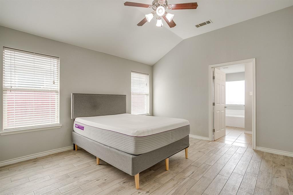 636 Clearbrook Street Azle, TX 76020 - Photo 11 of 20
