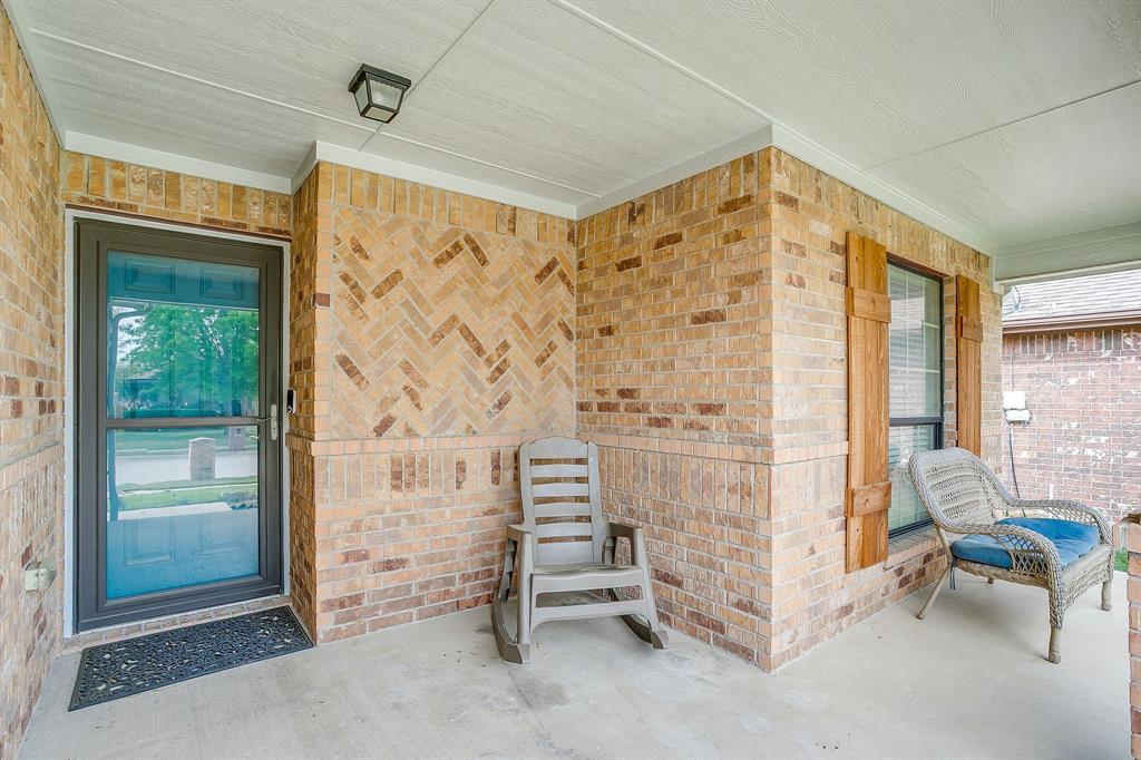 636 Clearbrook Street Azle, TX 76020 - Photo 2 of 20
