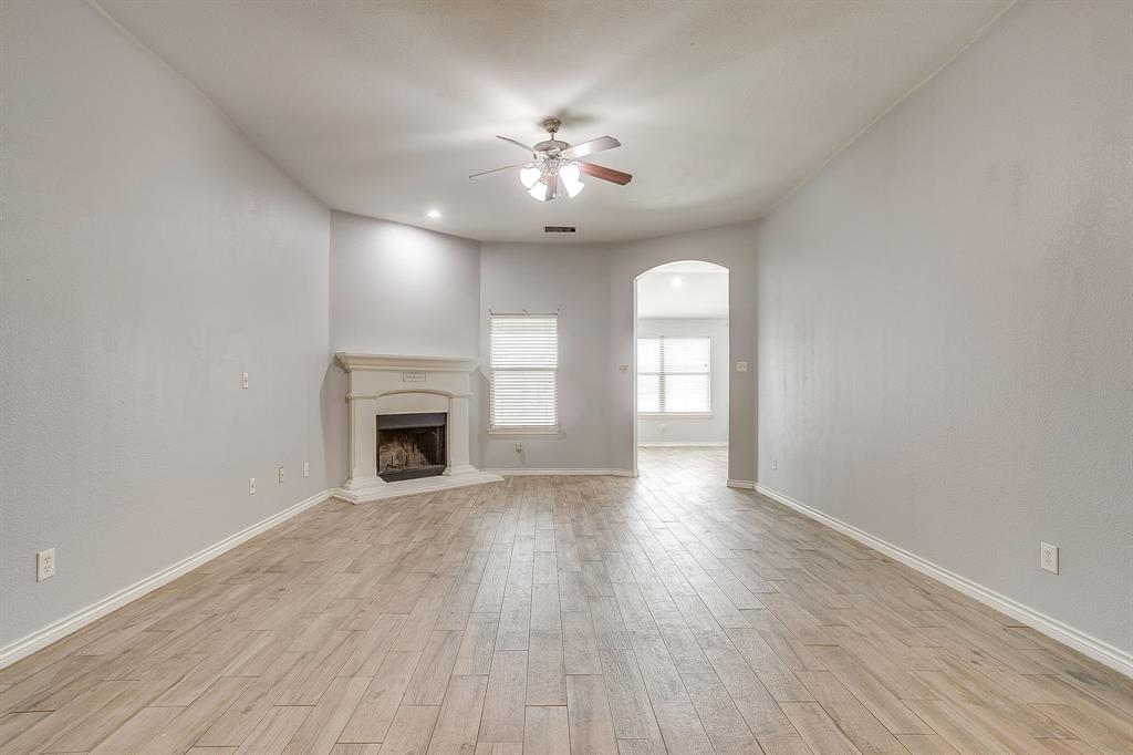 636 Clearbrook Street Azle, TX 76020 - Photo 4 of 20