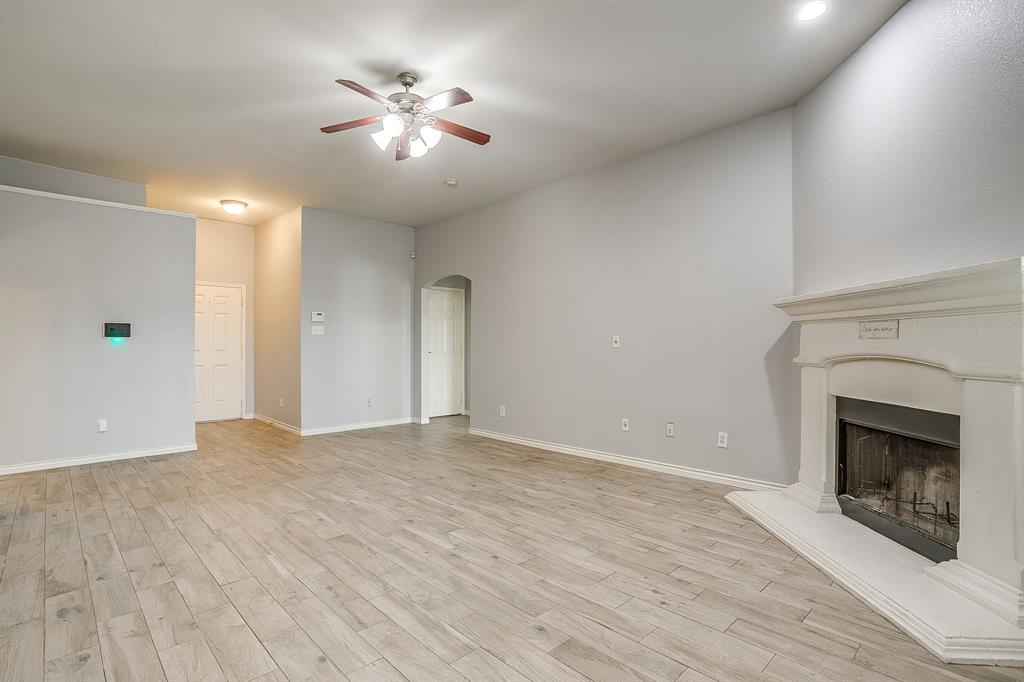 636 Clearbrook Street Azle, TX 76020 - Photo 5 of 20