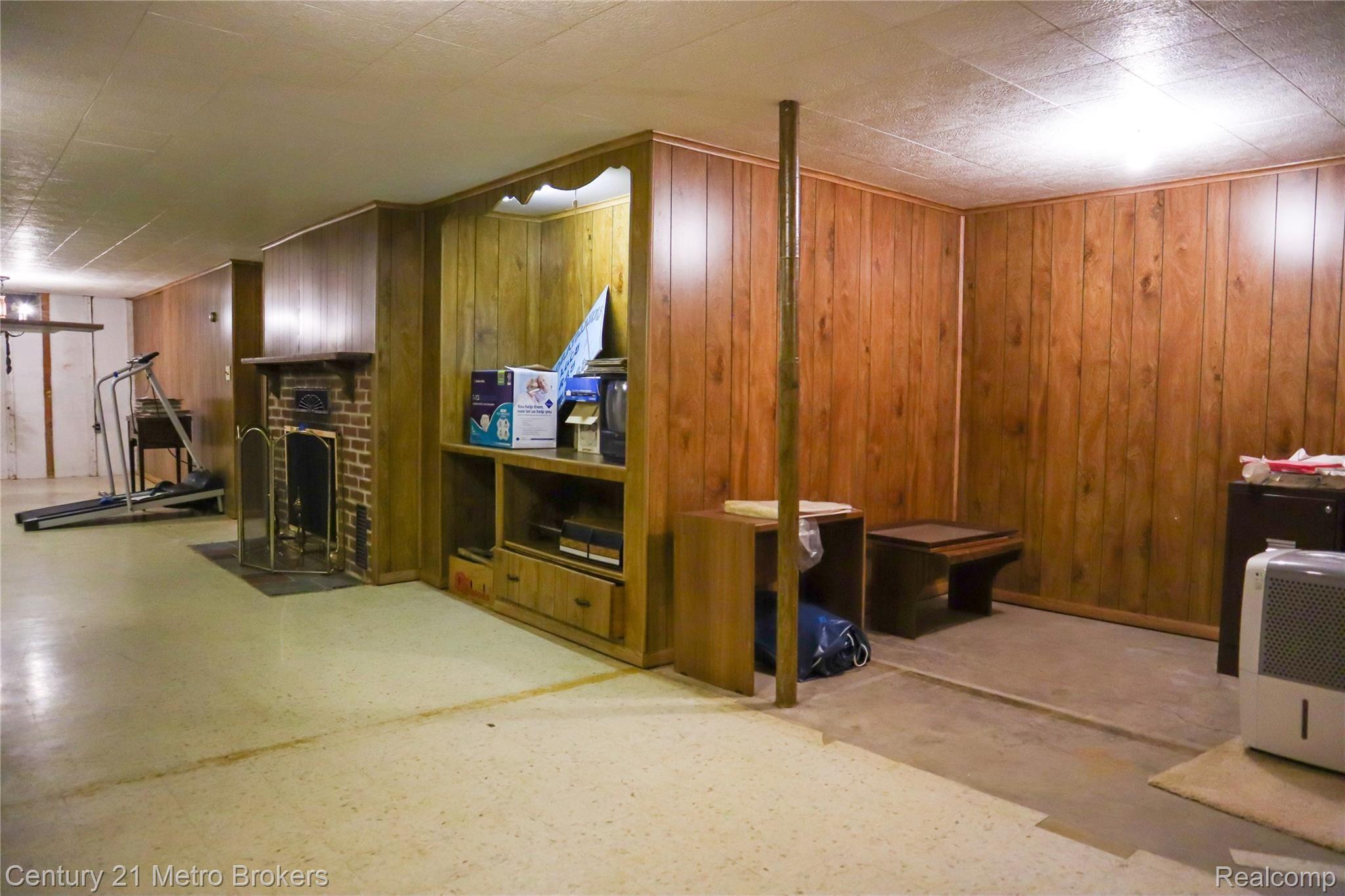 7338 Embury Road Grand Blanc, MI 48439 - Photo 37 of 43 IMG_0045.jpg