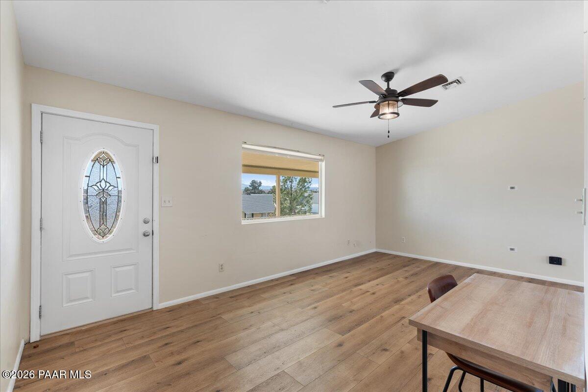 17690 East Bob White Road Mayer, AZ 86333 - Photo 5 of 23 06-Entry to Living Room