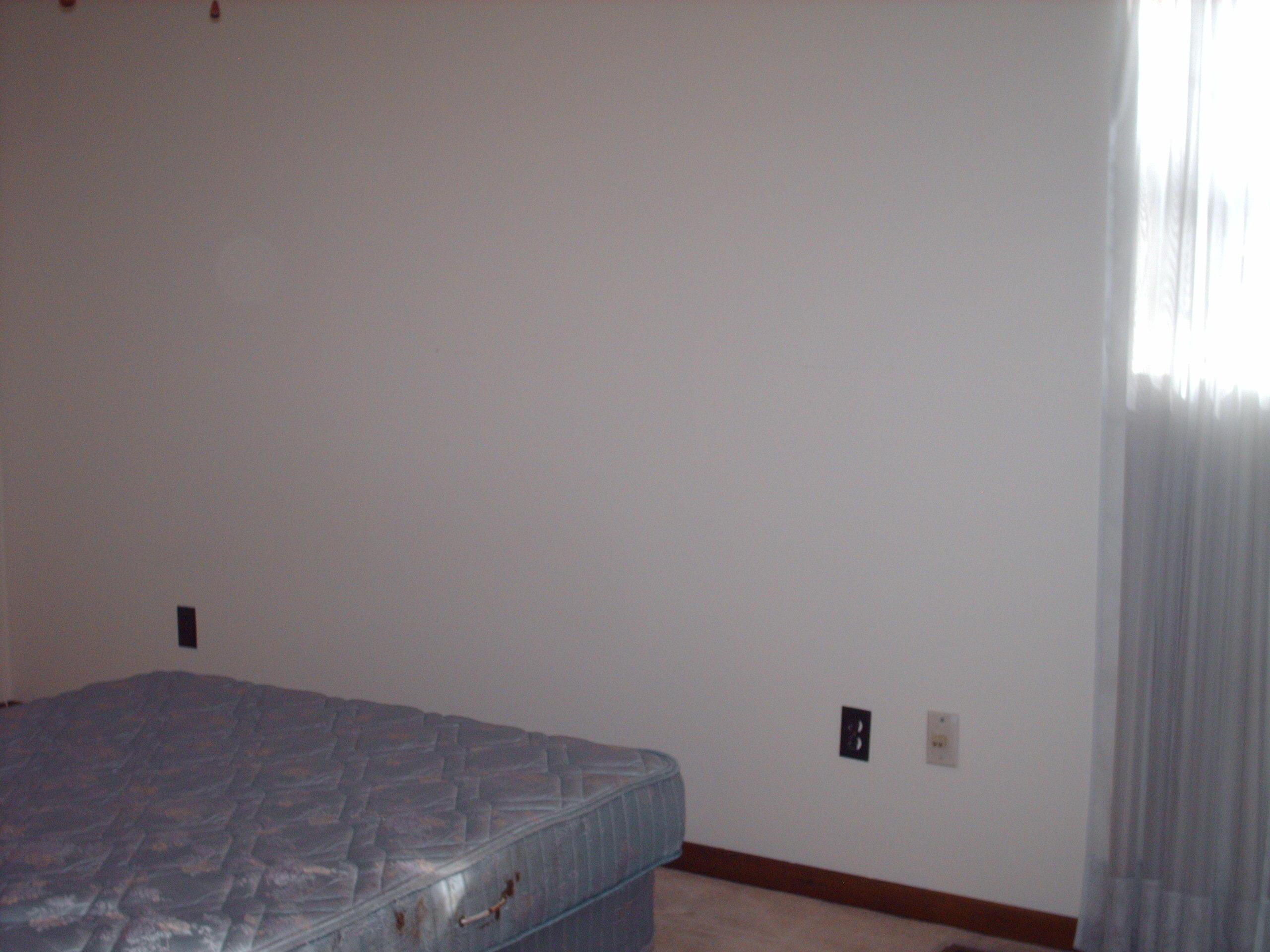 213 Rochester Avenue Middlesboro, KY 40965 - Photo 13 of 14 large bedroom