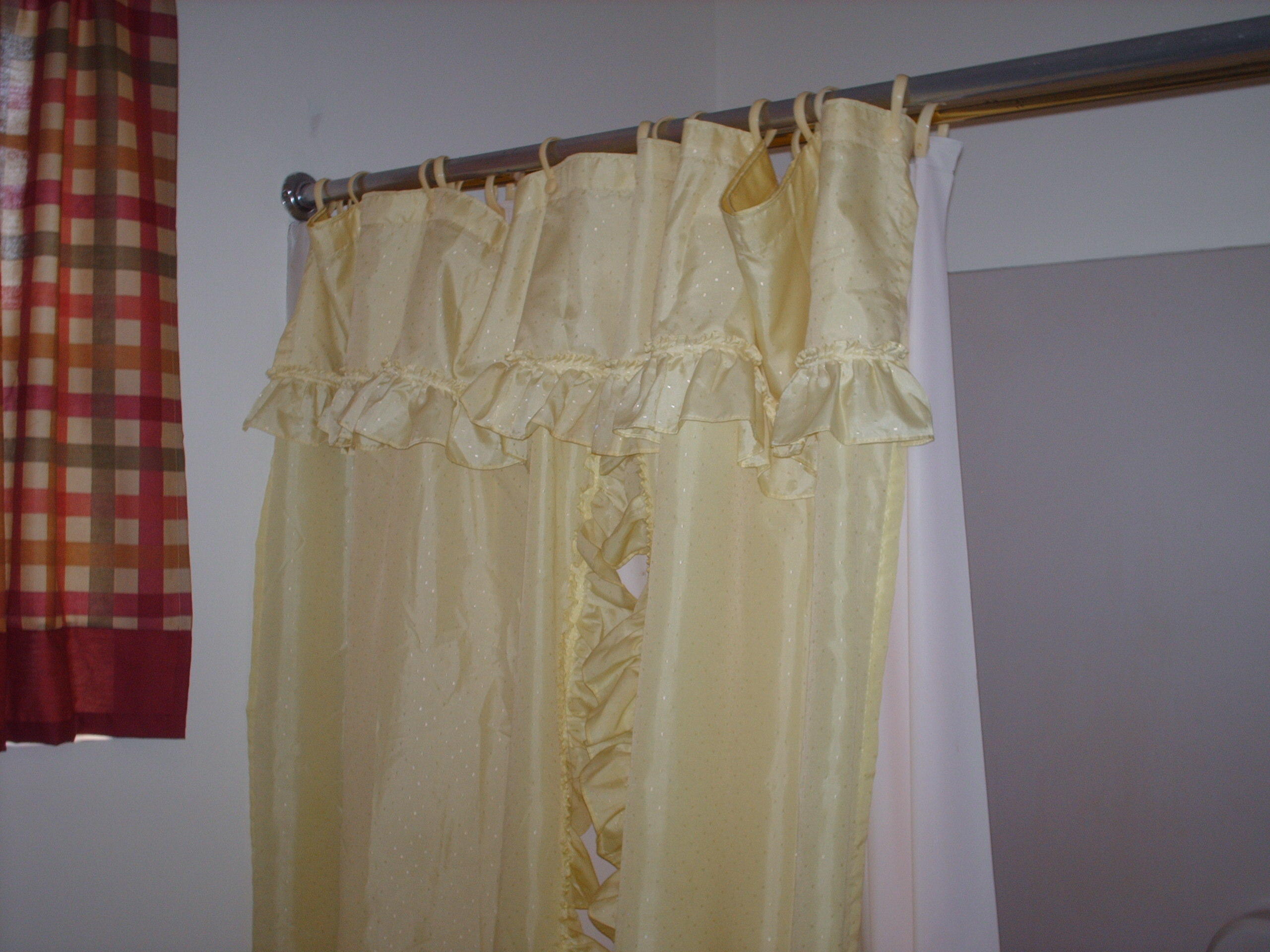 213 Rochester Avenue Middlesboro, KY 40965 - Photo 6 of 14 bathroom