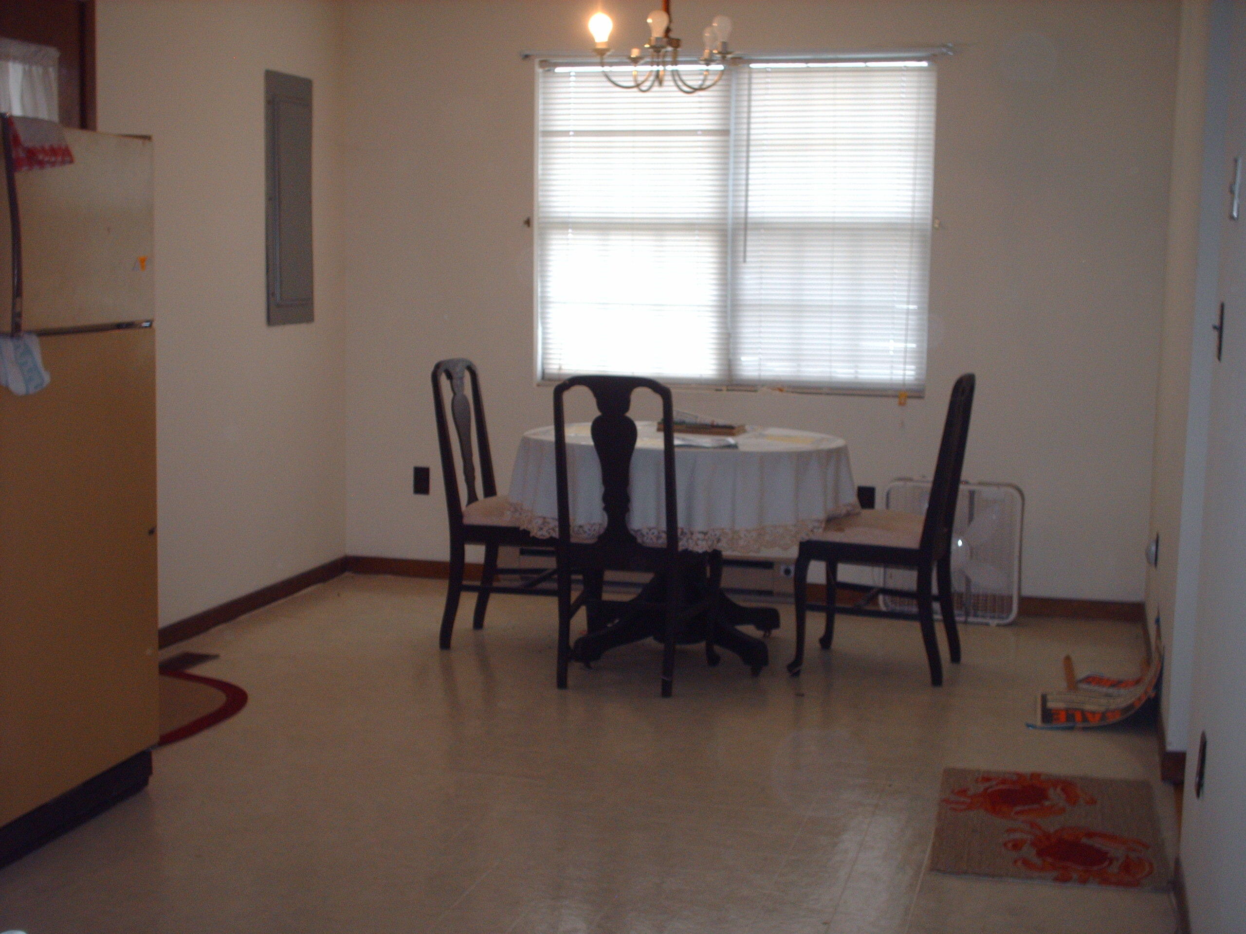 213 Rochester Avenue Middlesboro, KY 40965 - Photo 9 of 14 kitchen floor