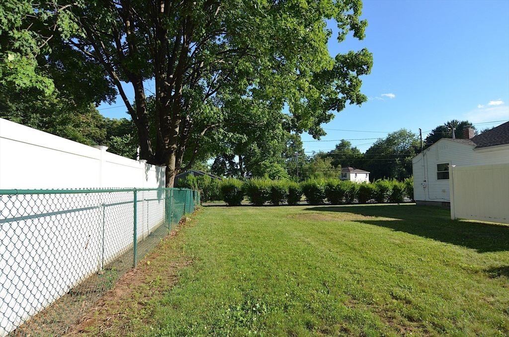 40 Point Grove Road Southwick, MA 01077 - Photo 11 of 13