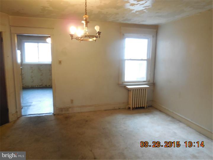 231 Maypole Road Upper Darby, PA 19082 - Photo 3 of 11