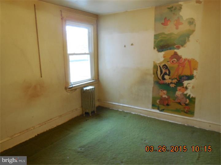 231 Maypole Road Upper Darby, PA 19082 - Photo 8 of 11