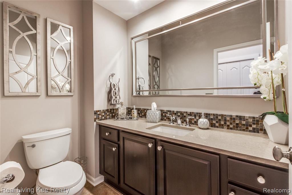 1604 Chase Drive Rochester, MI 48307 - Photo 26 of 47