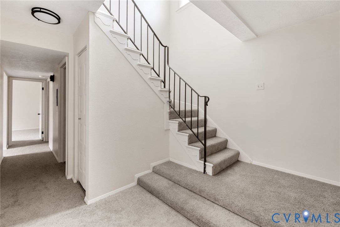 1501 Largo Road, Unit 301 Henrico, VA 23238 - Photo 5 of 40 a view of entryway and hall
