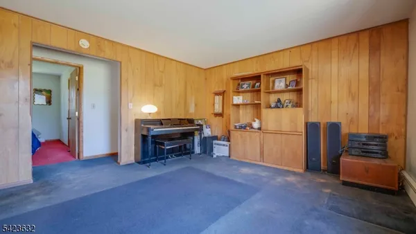 $350,000 | 7 Charles Road, Milford, NJ 08848