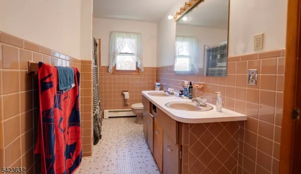 $350,000 | 7 Charles Road, Milford, NJ 08848