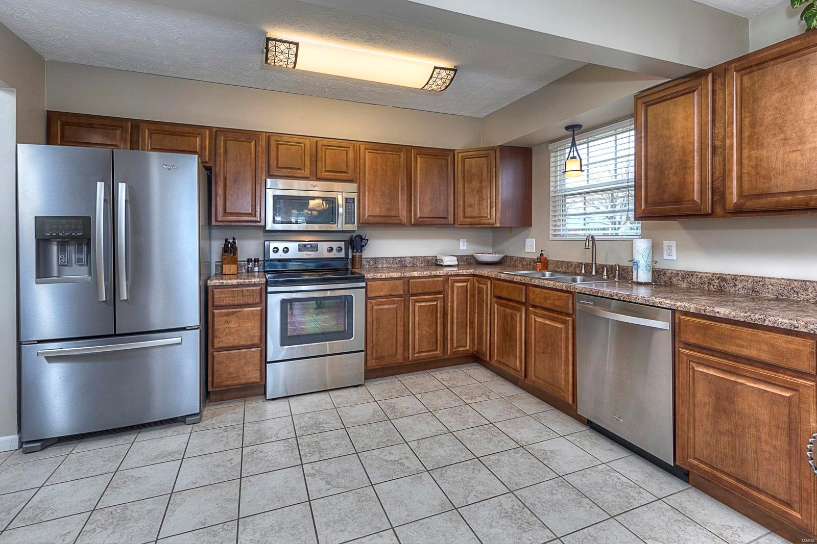 417 Bull Run Road Belleville, IL 62221 - Photo 15 of 34