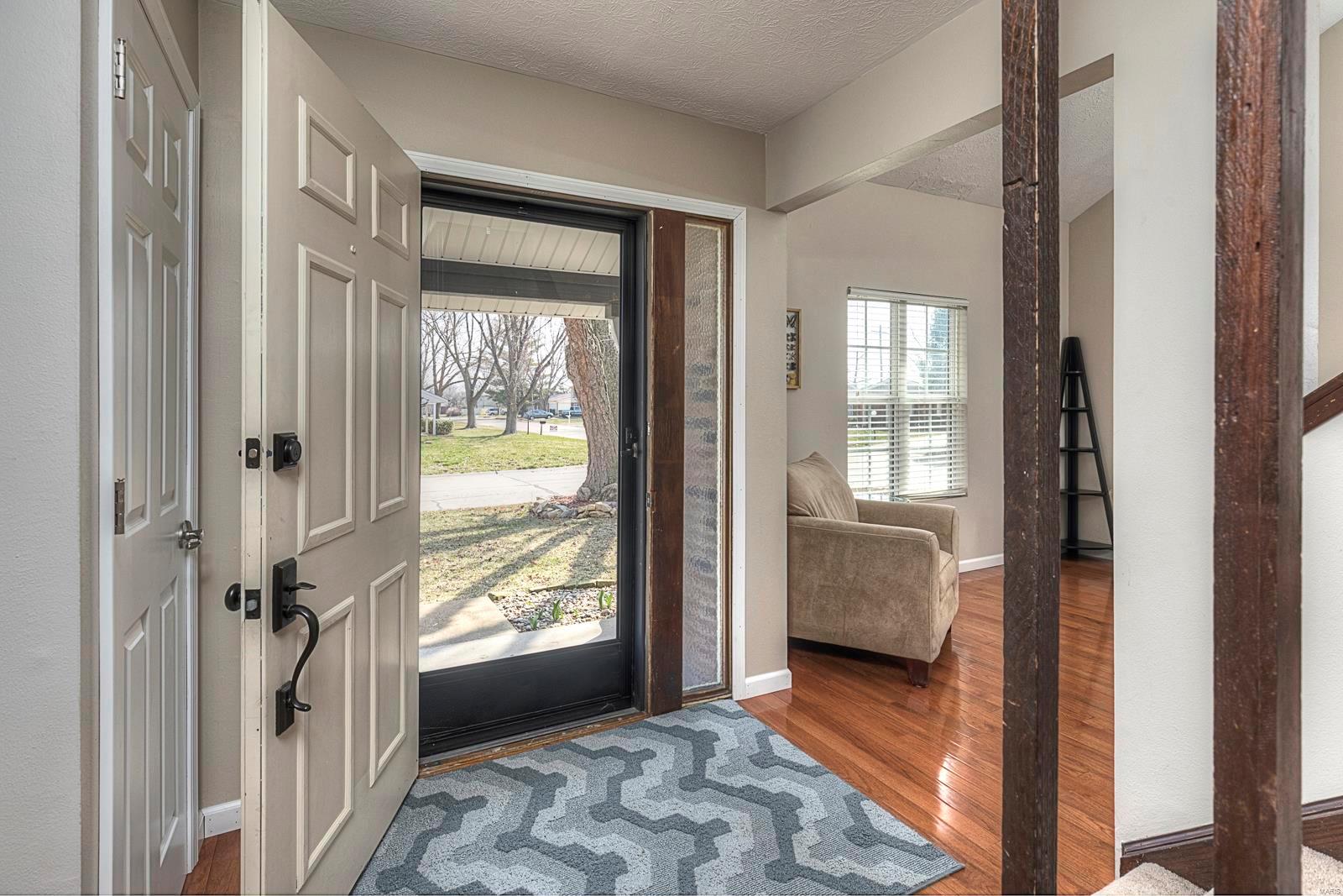 417 Bull Run Road Belleville, IL 62221 - Photo 4 of 34