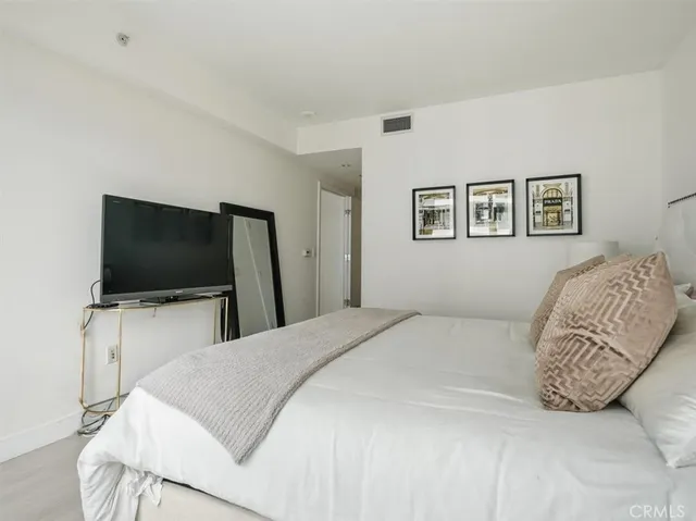 $1,199,900 | 3141 Michelson Drive, Unit 1007, Irvine, CA 92612