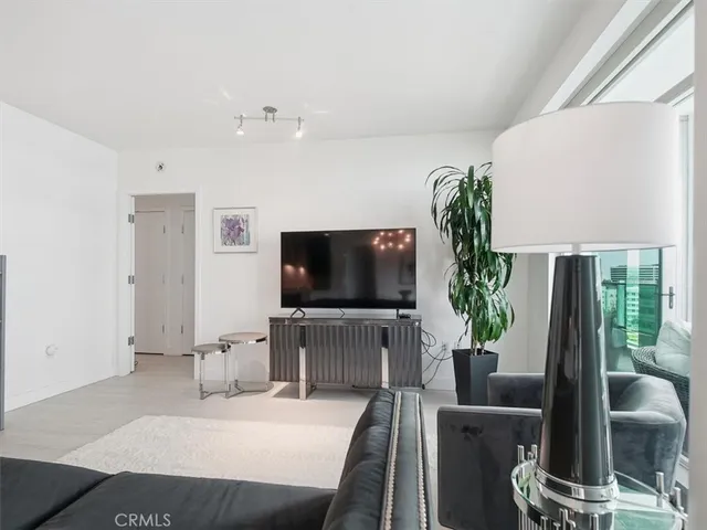 $1,199,900 | 3141 Michelson Drive, Unit 1007, Irvine, CA 92612