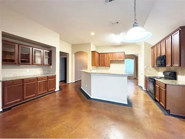 $2,199 | 724 Red Elm Lane, Fort Worth, TX 76131