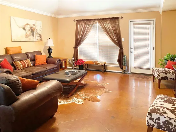 $2,199 | 724 Red Elm Lane, Fort Worth, TX 76131