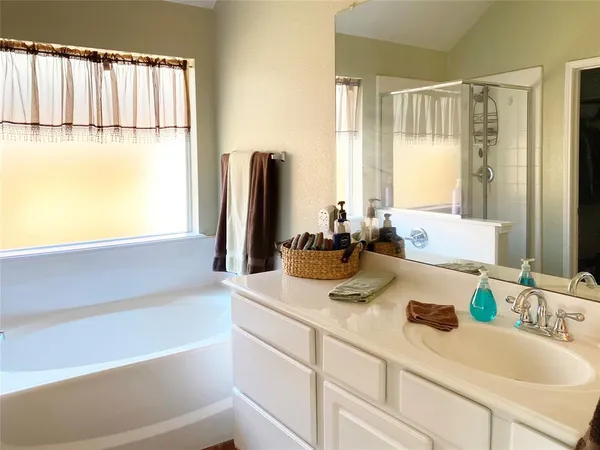 $2,199 | 724 Red Elm Lane, Fort Worth, TX 76131