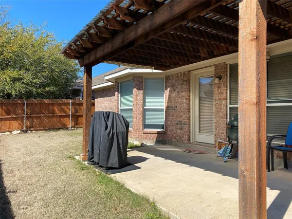 $2,199 | 724 Red Elm Lane, Fort Worth, TX 76131