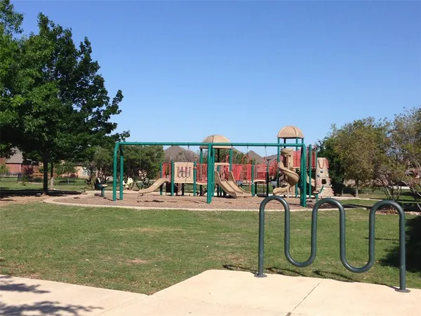 $2,199 | 724 Red Elm Lane, Fort Worth, TX 76131