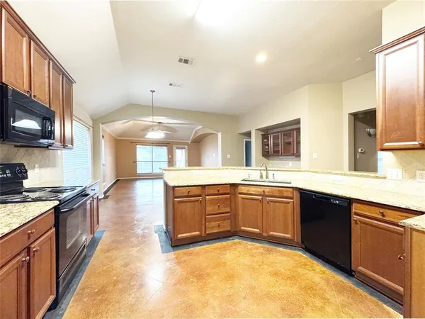 $2,199 | 724 Red Elm Lane, Fort Worth, TX 76131