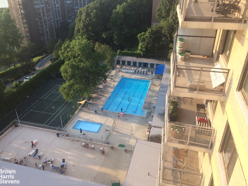 3671 Hudson Manor Terrace, Unit 14B Bronx, NY 10463 - Photo 10 of 11 a view of roof deck