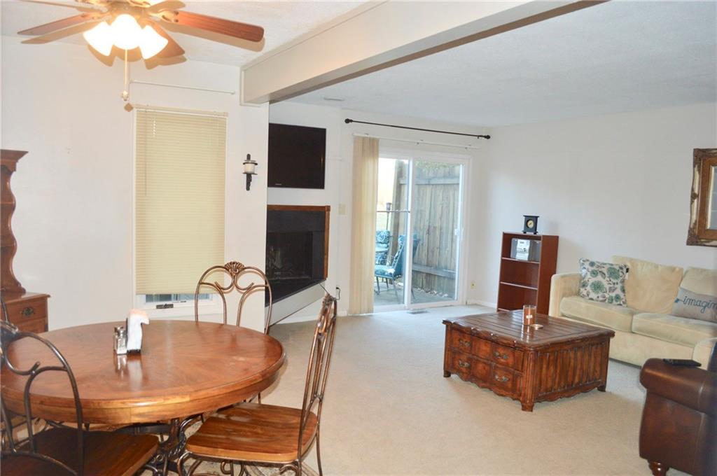633 Cobblestone Road Avon, IN 46123 - Photo 3 of 16 Gallery Image 3
