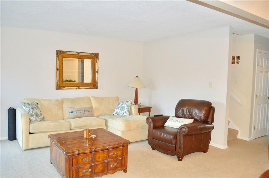 633 Cobblestone Road Avon, IN 46123 - Photo 4 of 16 Gallery Image 4