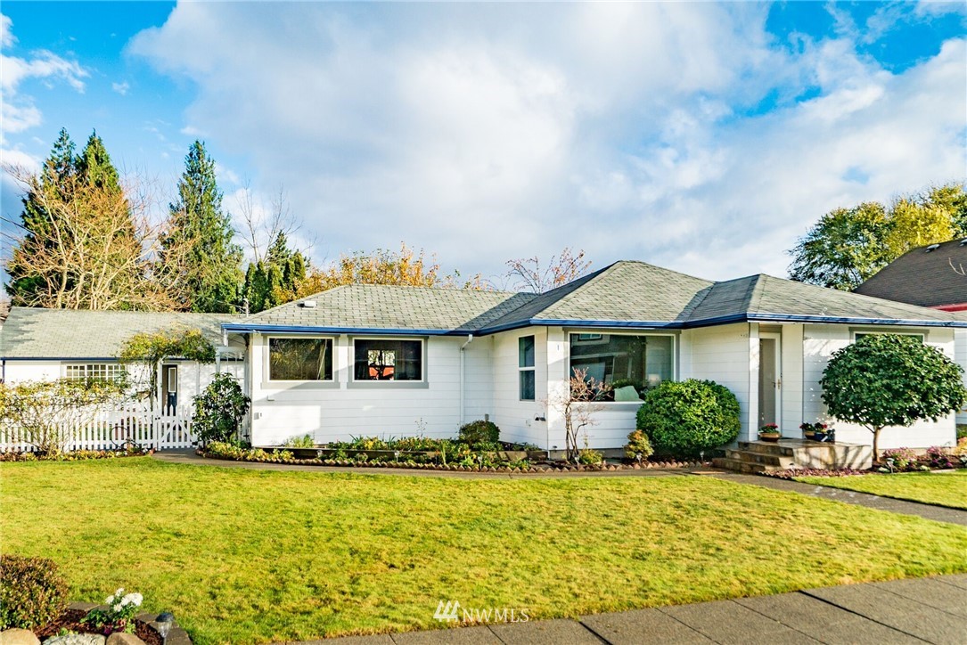 436 Wells Avenue North Renton, WA 98057 - Photo 1 of 25 Gallery Image 1
