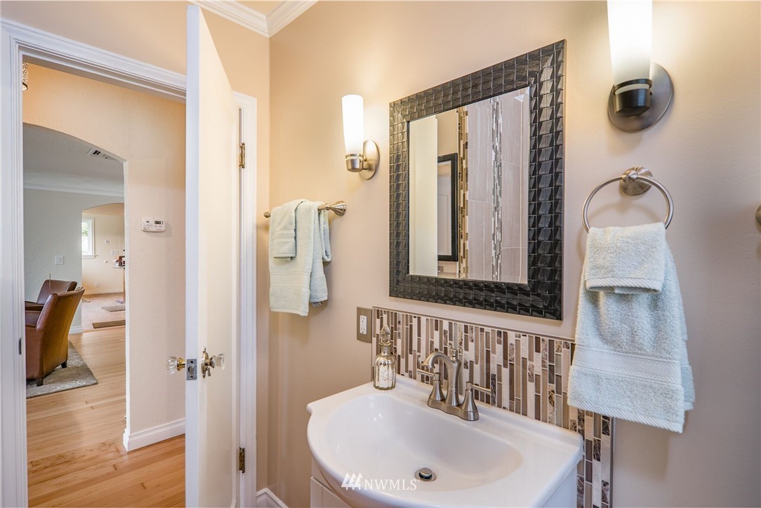 436 Wells Avenue North Renton, WA 98057 - Photo 17 of 25 Gallery Image 17
