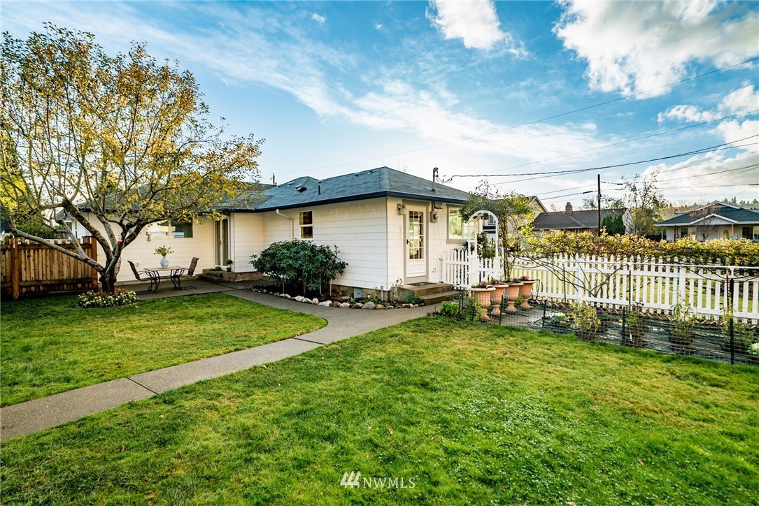 436 Wells Avenue North Renton, WA 98057 - Photo 20 of 25 Gallery Image 20