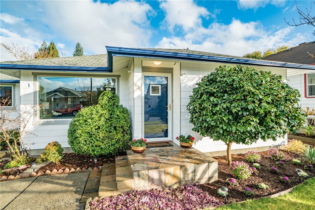 436 Wells Avenue North Renton, WA 98057 - Photo 3 of 25 Gallery Image 3