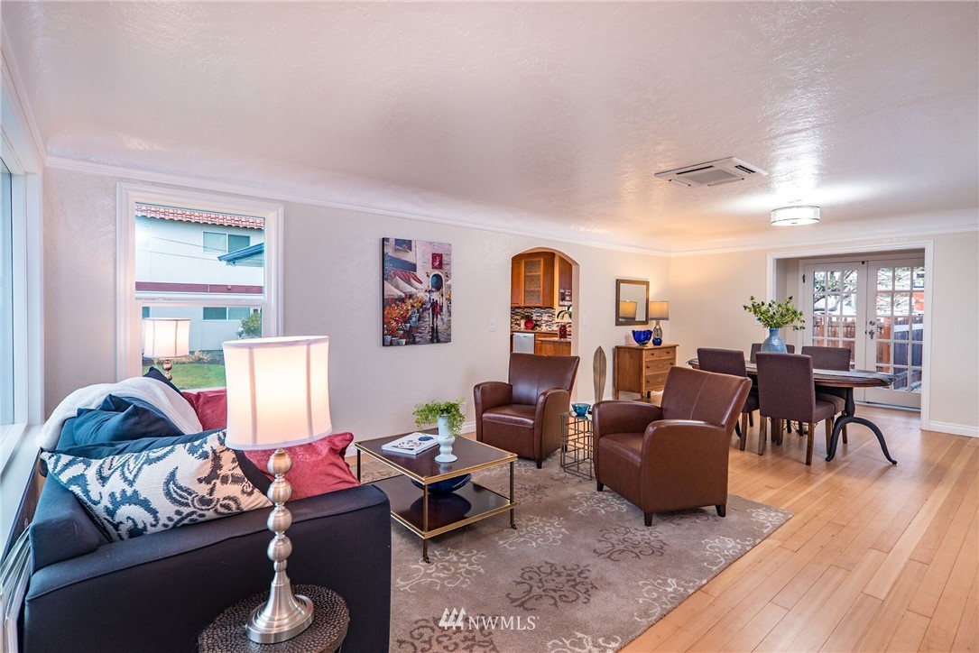 436 Wells Avenue North Renton, WA 98057 - Photo 4 of 25 Gallery Image 4