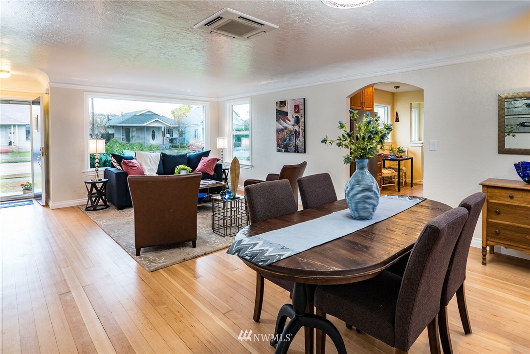 436 Wells Avenue North Renton, WA 98057 - Photo 5 of 25 Gallery Image 5
