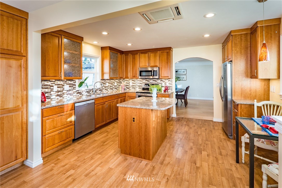 436 Wells Avenue North Renton, WA 98057 - Photo 10 of 25 Gallery Image 10