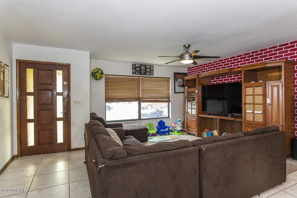 1664 Eastern Road South Daytona, FL 32119 - Photo 2 of 30 Living 2