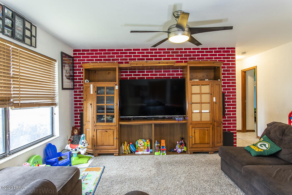 1664 Eastern Road South Daytona, FL 32119 - Photo 3 of 30 Living 3