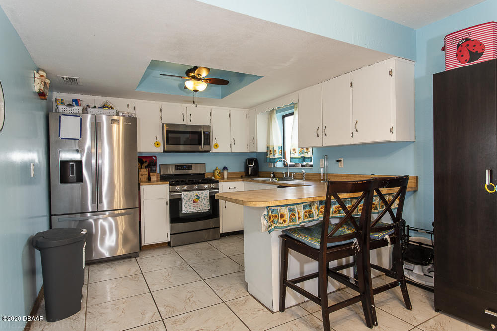 1664 Eastern Road South Daytona, FL 32119 - Photo 5 of 30 Kitchen