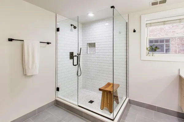 $575,000 | 5142 North Leavitt Street, Unit 1, Chicago, IL 60625