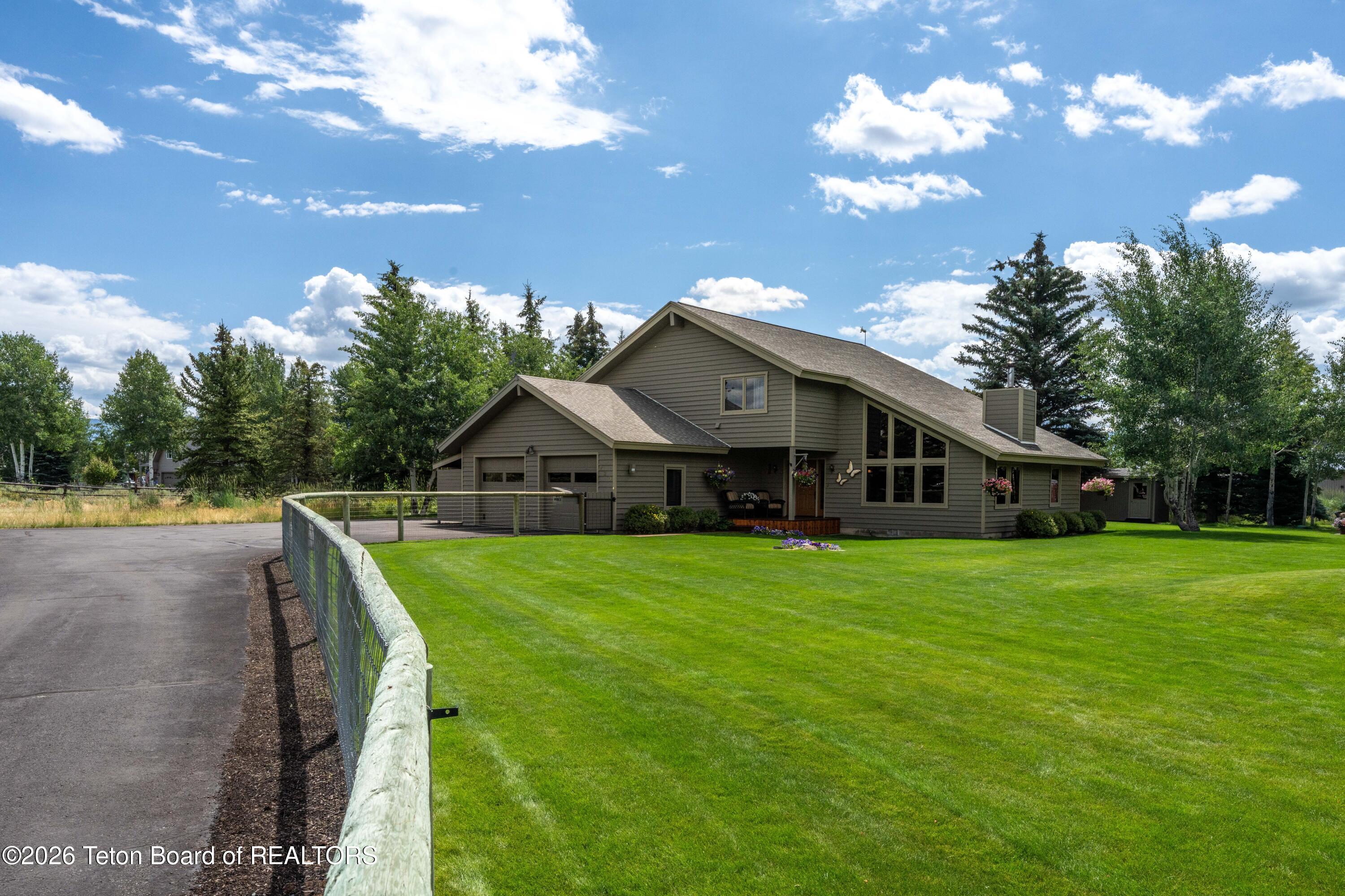 720 East Trap Club Road Jackson, WY 83001 - Photo 5 of 77 720TrapClub_JGPhoto-3