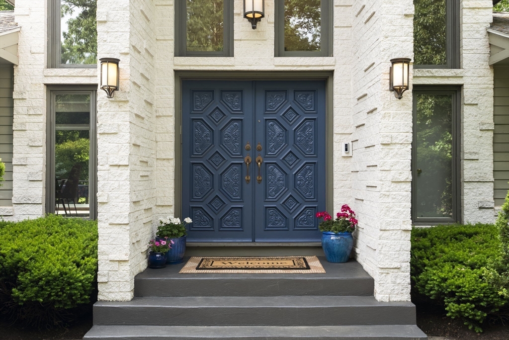 550 Wolf Swamp Road Longmeadow, MA 01106 - Photo 4 of 42