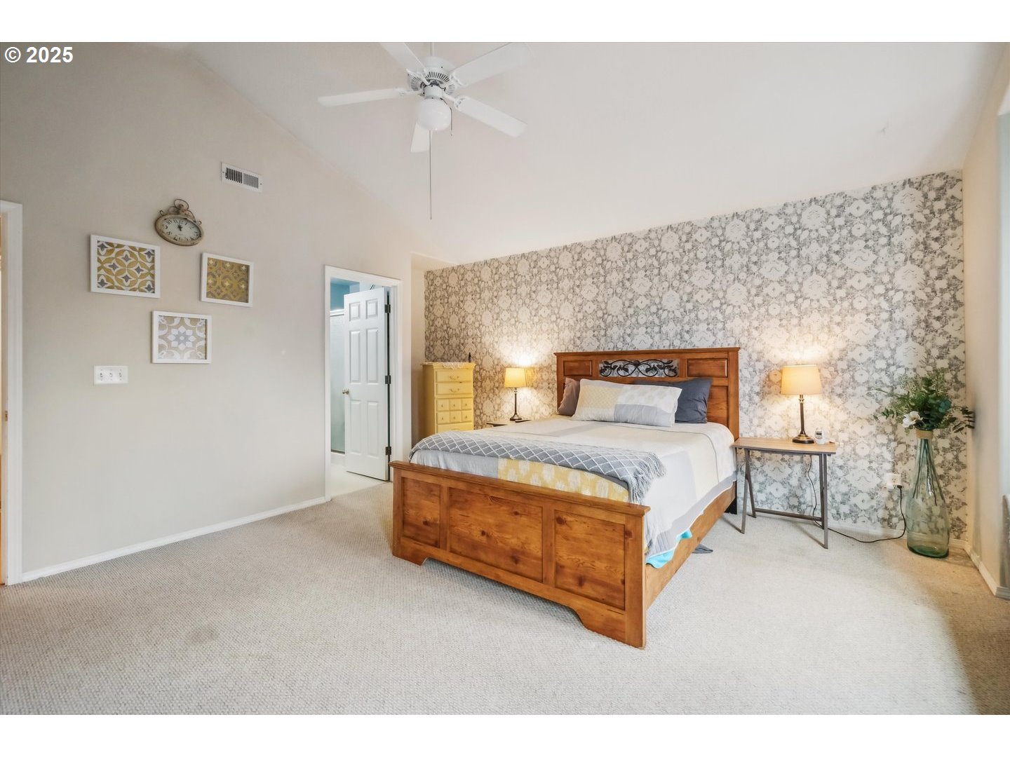 5828 Southeast 16th Loop Gresham, OR 97080 - Photo 19 of 37