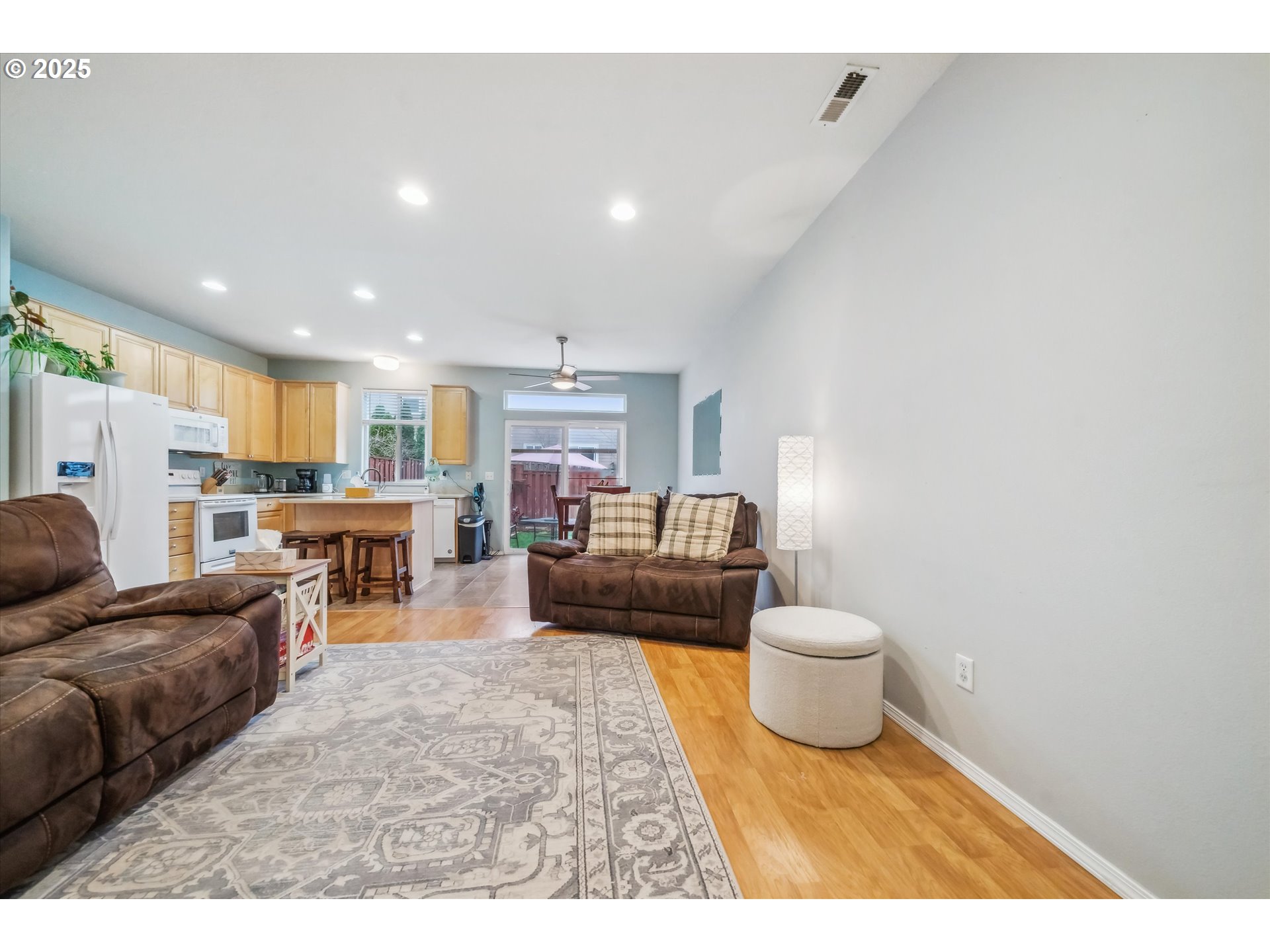 5828 Southeast 16th Loop Gresham, OR 97080 - Photo 7 of 37