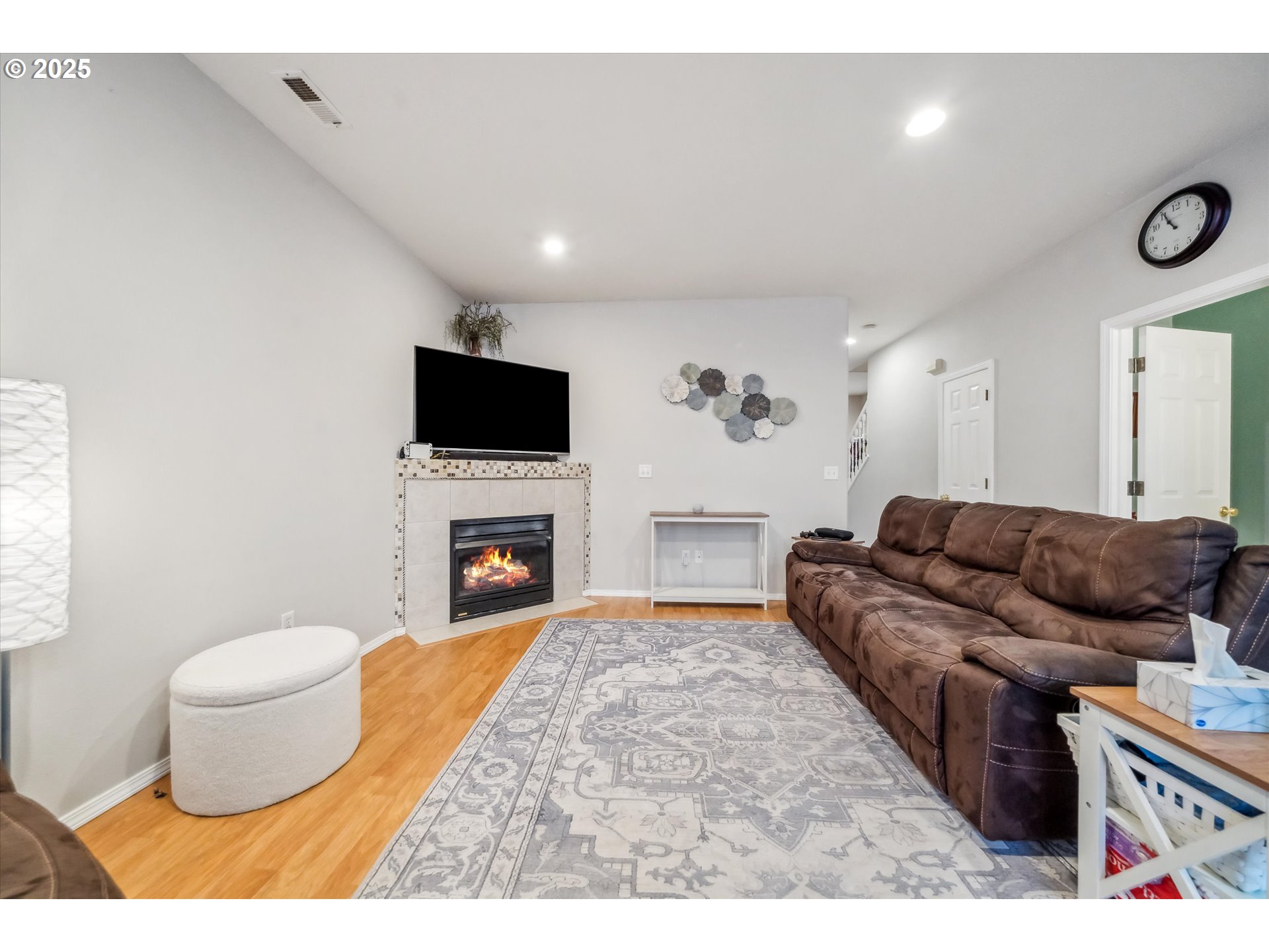 5828 Southeast 16th Loop Gresham, OR 97080 - Photo 8 of 37