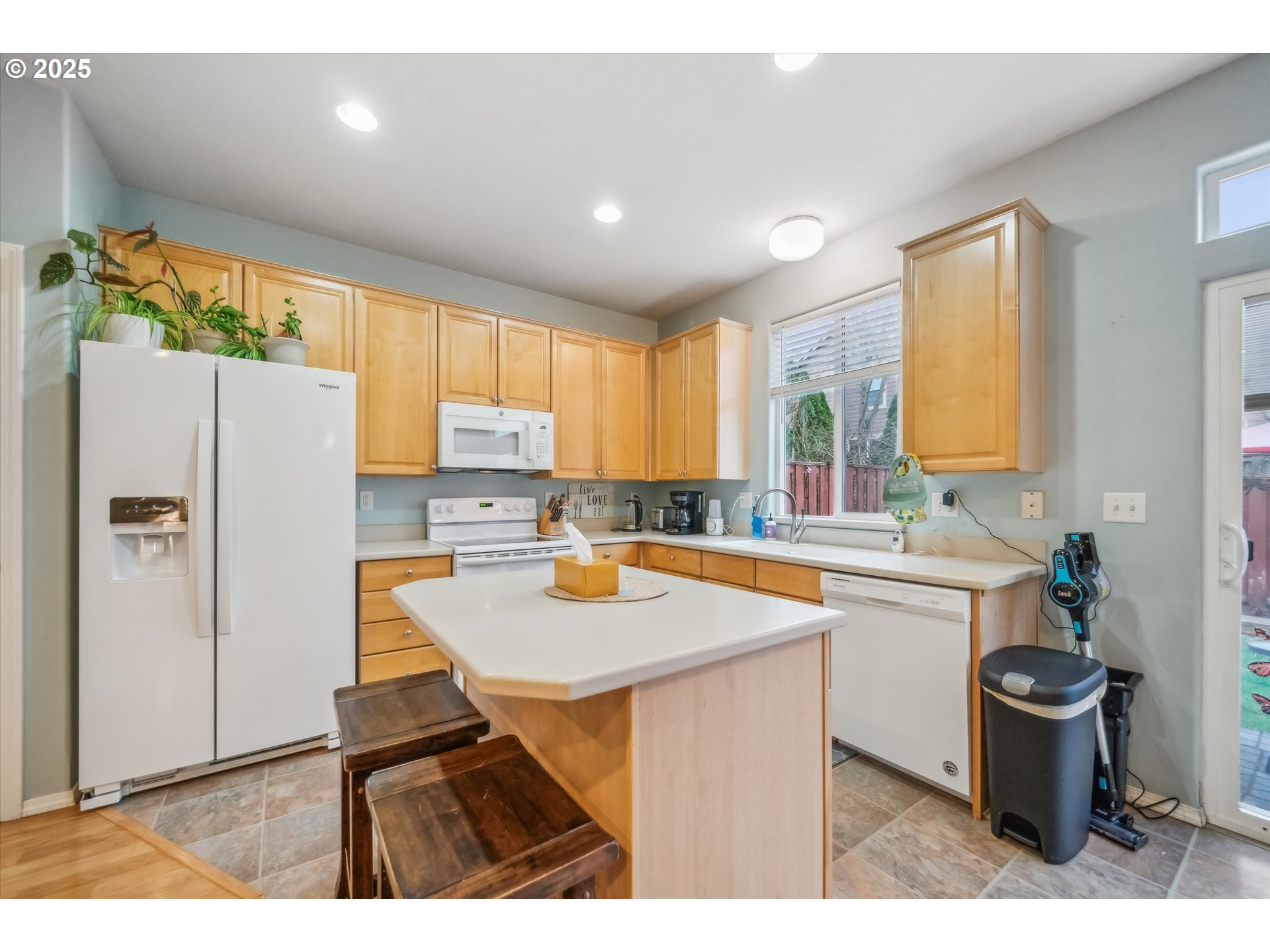 5828 Southeast 16th Loop Gresham, OR 97080 - Photo 10 of 37