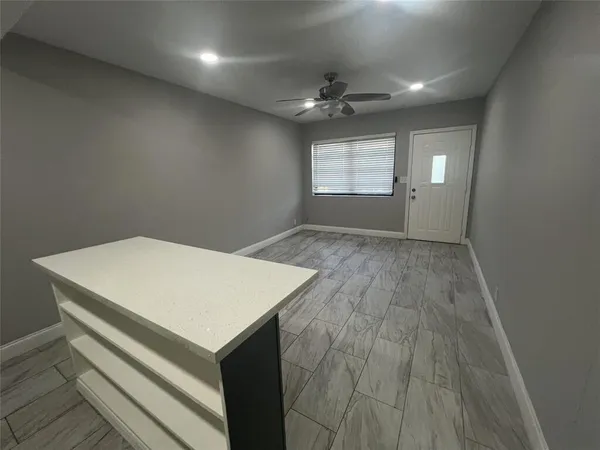 $1,500 | 1845 Pembroke Road, Unit 215, Hollywood, FL 33020