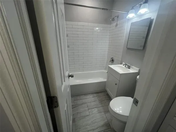 $1,500 | 1845 Pembroke Road, Unit 215, Hollywood, FL 33020