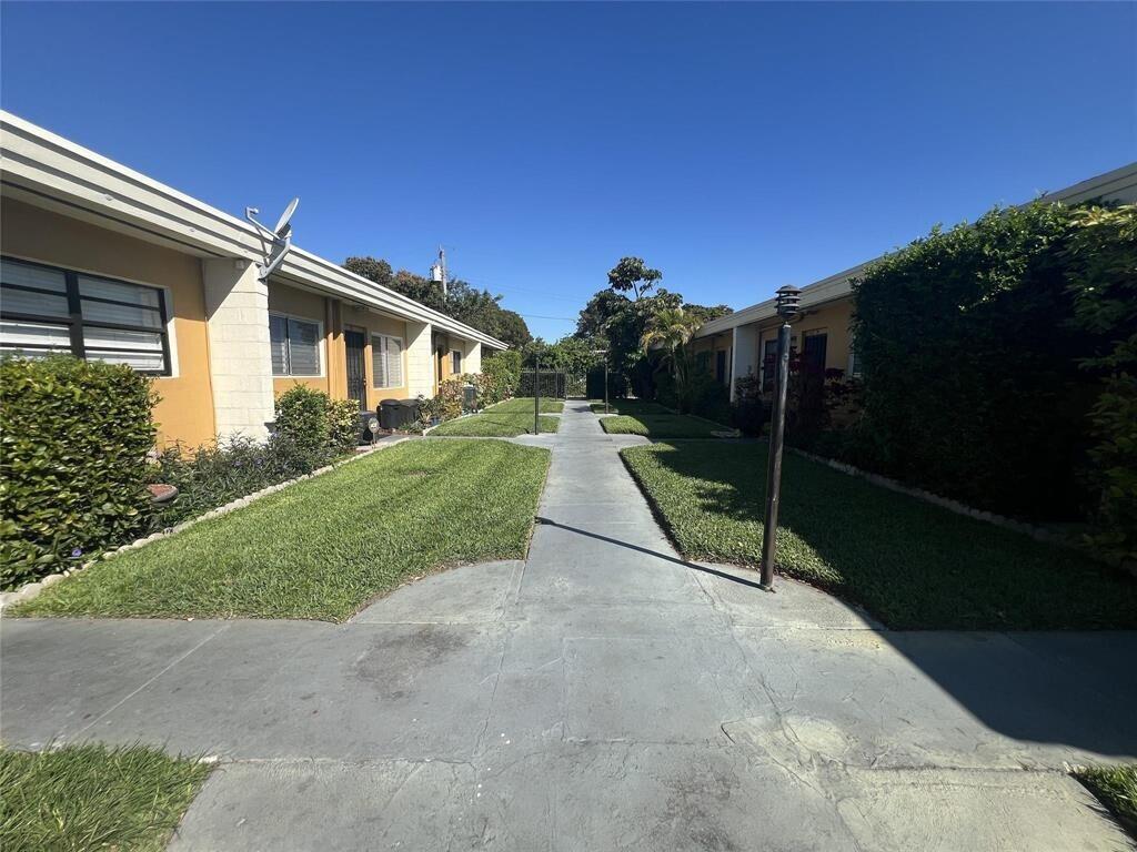 1845 Pembroke Road, Unit 215 Hollywood, FL 33020 - Photo 9 of 9 GetMedia (7)