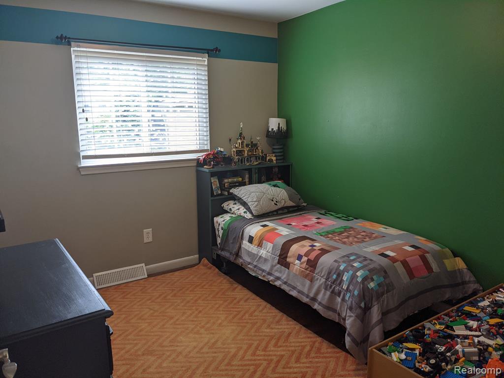 308 North Hill Circle Rochester, MI 48307 - Photo 12 of 30 Gallery Image 12